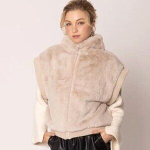 NWT Beige Oversized Faux Fur Bomber Vest Jacket Gilet Cozy Ribbed Sleeve Winter